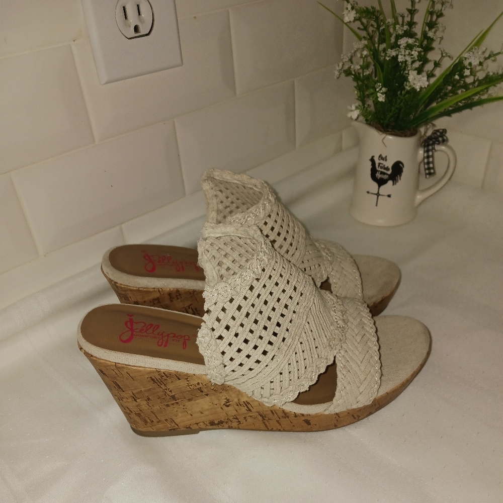 JellyPop Cream colored Wedges Size 8.5